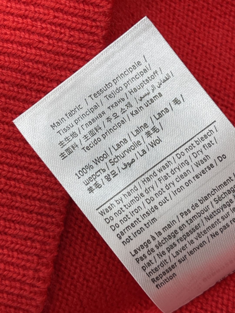 Va1e*ntin0 sweater